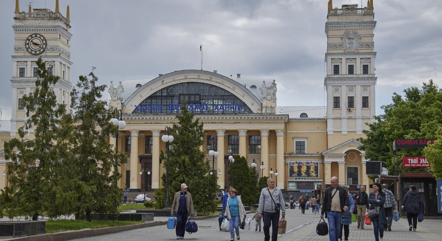 Румъния вади стоки от държавния резерв за бежанците и изпраща медицинска помощ на Украйна