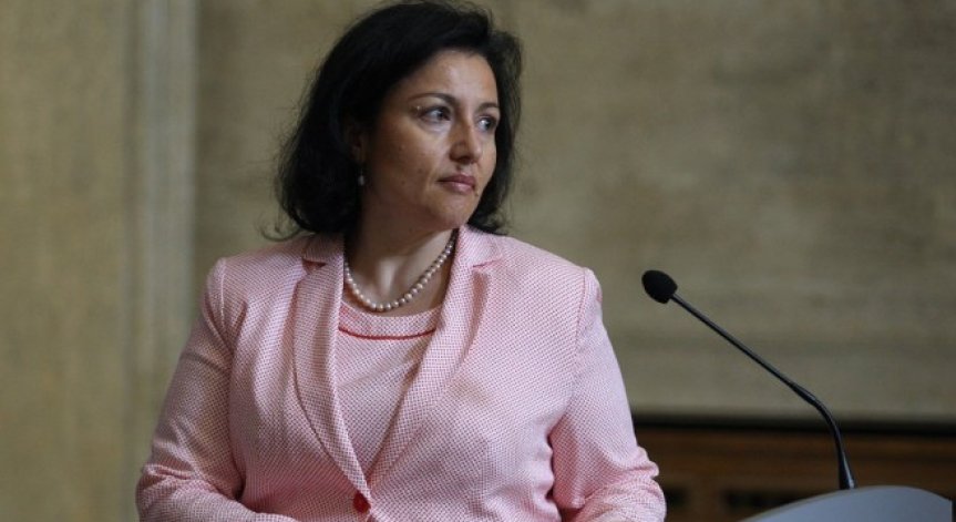 Забраняват рекламата на нездравословни храни със закон