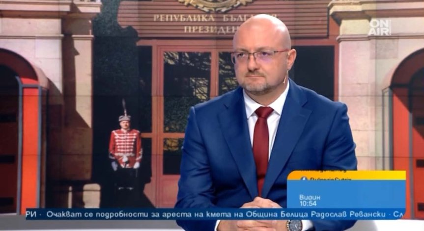 Проф. Косьо Стойчев преди изборите: С доц. Симеонов сме единствената център-дясно двойка