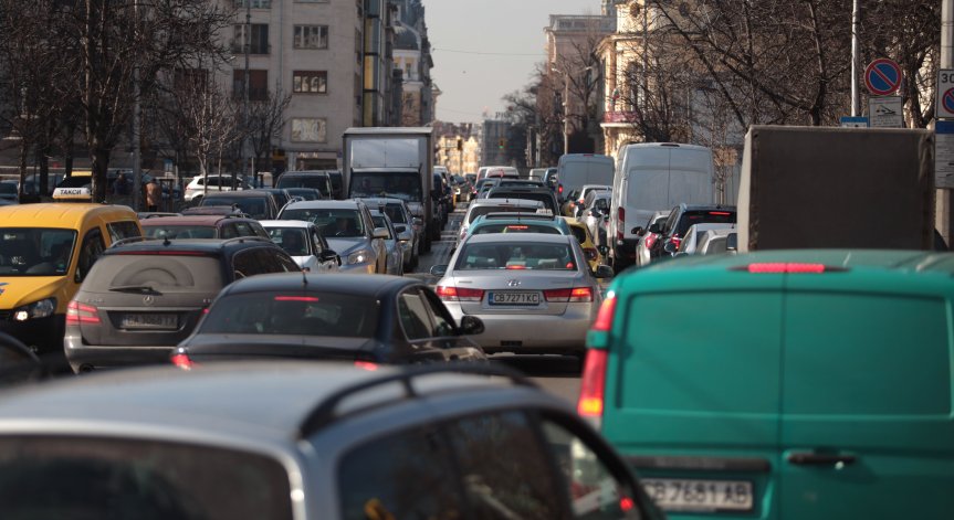 Рекорд: Над 3 млн. автомобили с 