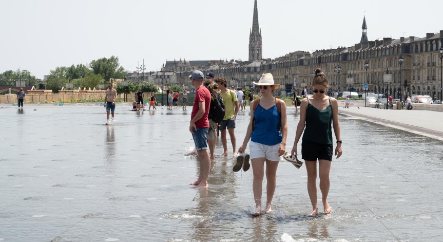 Температурни аномалии: Горещини в Западна и Централна Европа, студ и сняг в САЩ