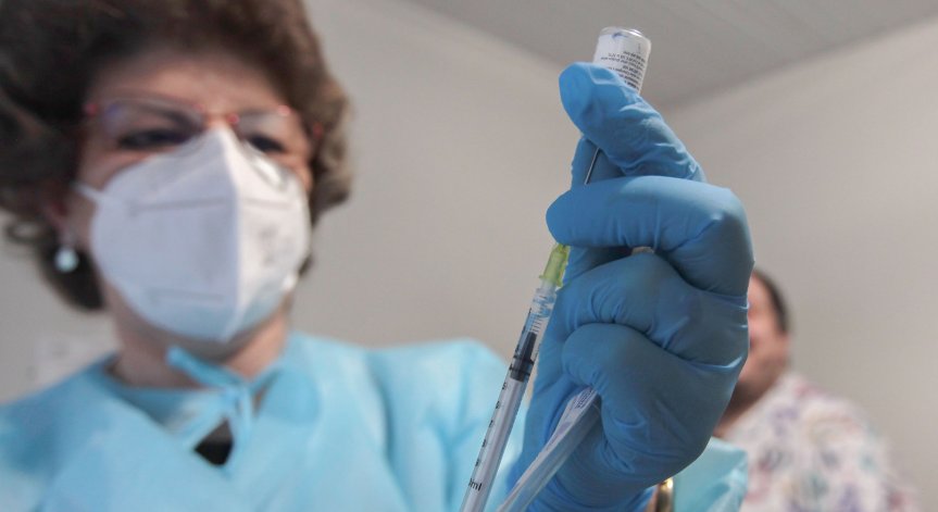 Вече може да се приложи бустер на Pfizer на младежи между 12 и 17 г.