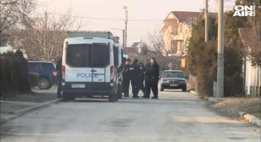 Роми от Войводиново оспорват събарянето на незаконни къщи