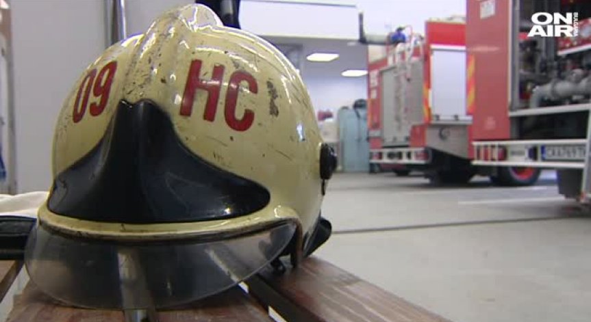 Пожарникари спасиха възрастен човек от измръзване