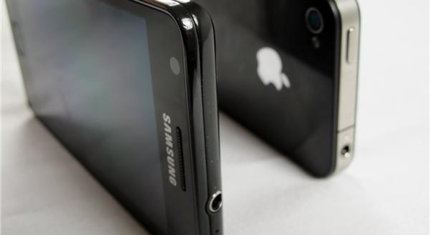 Съдия нареди на Apple и Samsung да седнат на една маса