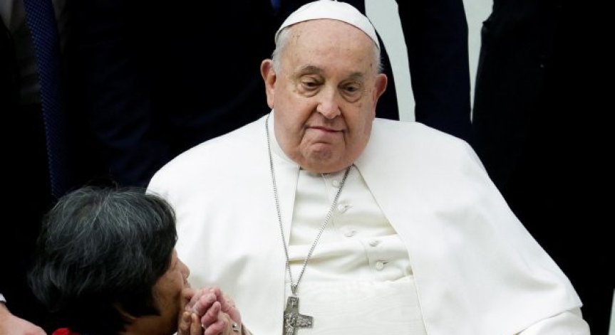 Папата се нуждае от време, за да се възстанови.