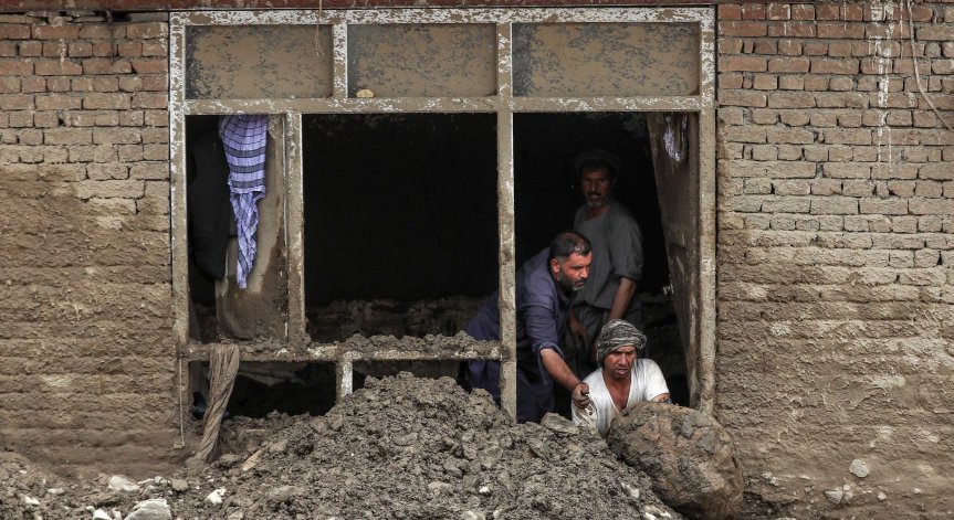 Тревожни данни за климата - от екстремни валежи до обилно снеготопене в Урал