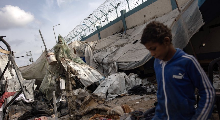 Израелският удар с 45 жертви в Рафах е с американски бомби?