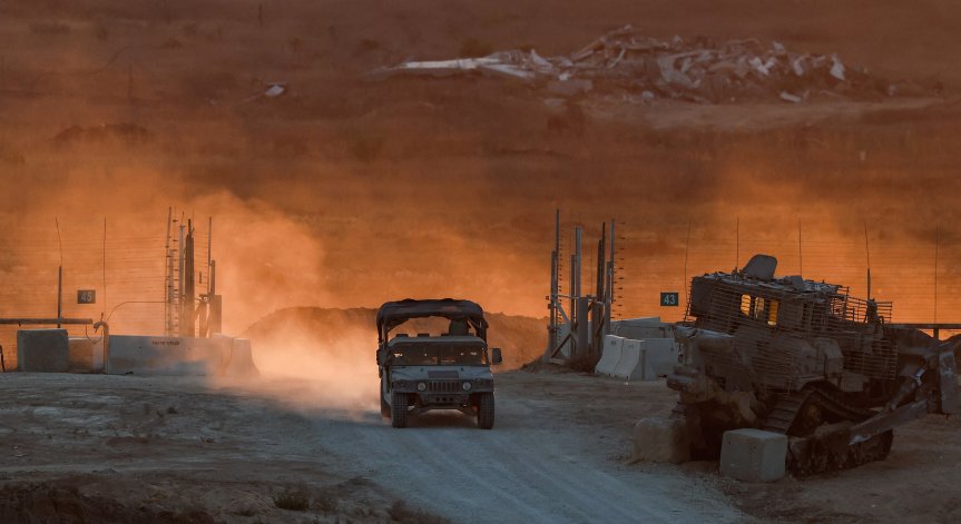 Израел по-рано оправда атака срещу щаба на сирийската армия в Дамаск.