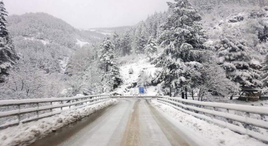 АПИ: Всички пътища са проходими при зимни условия  