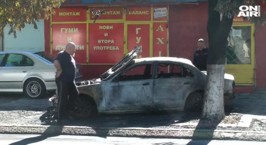 Опожариха колата на близък до семейство Баневи адвокат