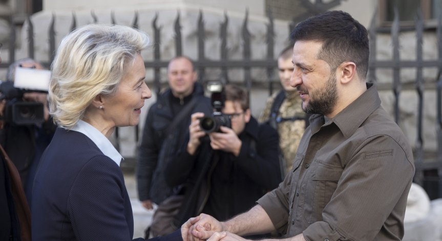 Фон дер Лайен направи изненадващо посещение в Киев