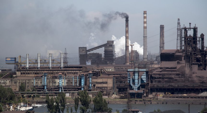 След седмици под земята:  Първите евакуирани от 