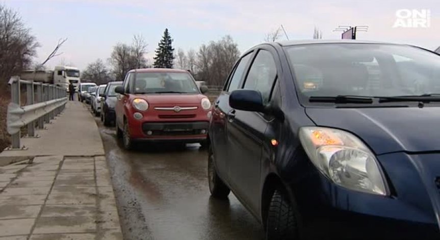 Верижна катастрофа в София: Повече от 12 автомобила се удариха