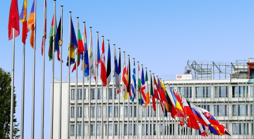 Развитието на изкуствения интелект затруднява регулацията на ЕС
