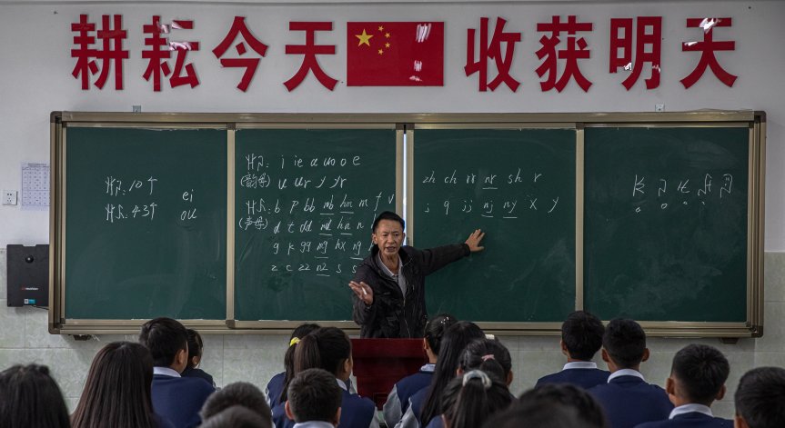 В Китай като в България: Недостиг на учители, връщат хиляди пенсионери на работа