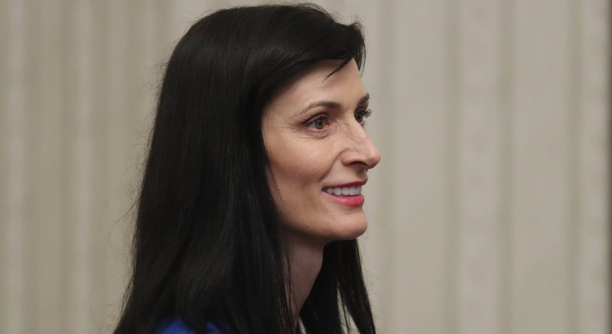 Мария Габриел: Солидарни сме с правителството и народа на Украйна 