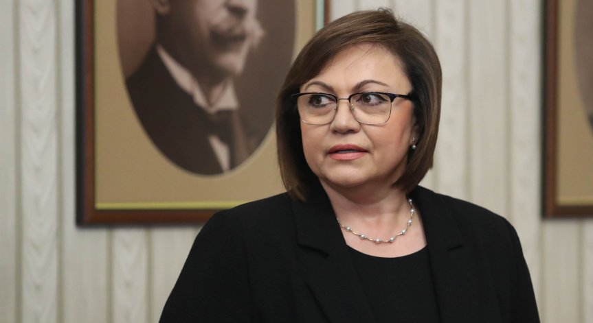 Нинова: Радев се паникьоса, че сглобката може да му отнеме службите
