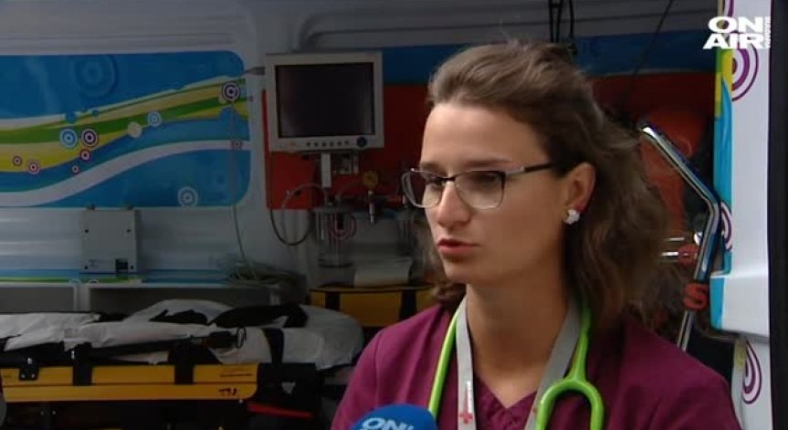 Абсурд: Нагли шофьори блокираха линейка с дете в тежко състояние