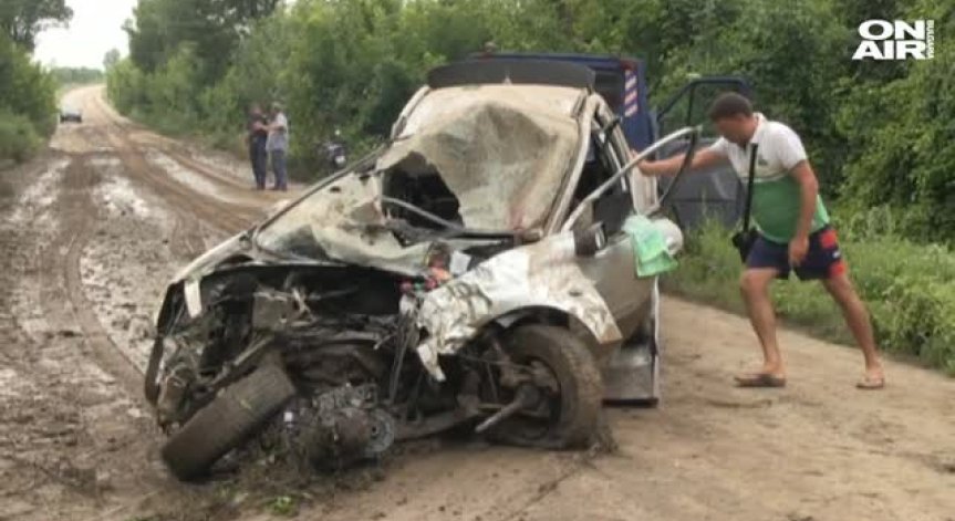 Двама са ранени след катастрофа край Русе