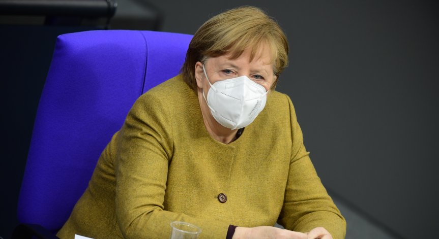 Германски медии призоваха: Меркел да се ваксинира!