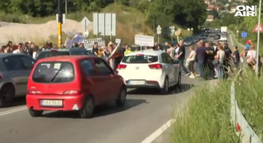 Протест край Владая и блокада на Е-79 за около час