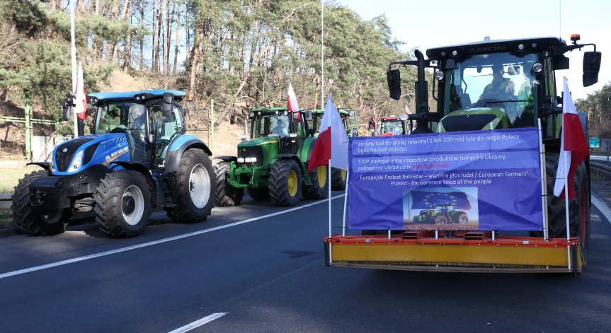Полски фермери блокираха с трактори главна магистрала към Германия