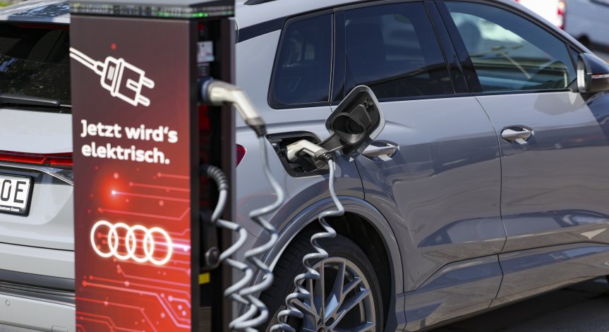 Делът на регистрираните нови електрически коли, задвижвани изцяло от батерии (BEV), спада през август 2024 г. не само в Германия.