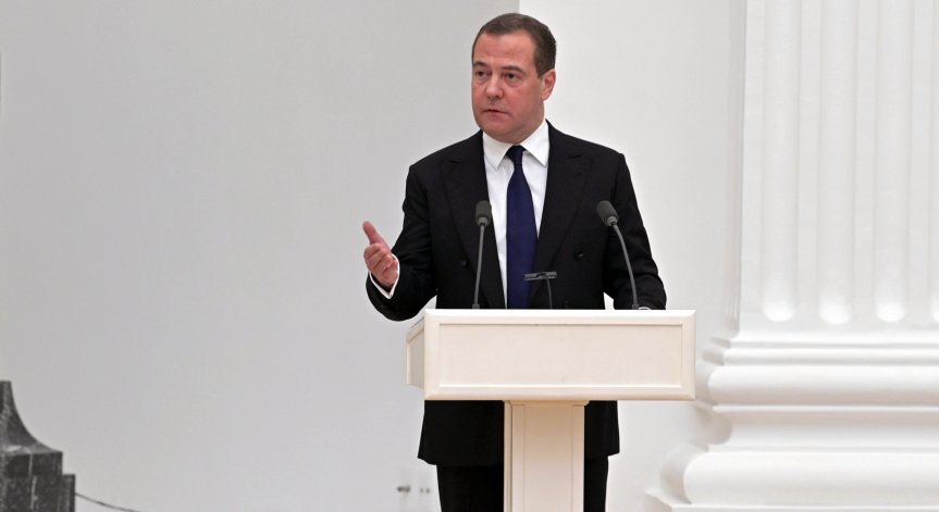 Медведев: Може да се стигне до ядрена война, ако Русия отиде на съд