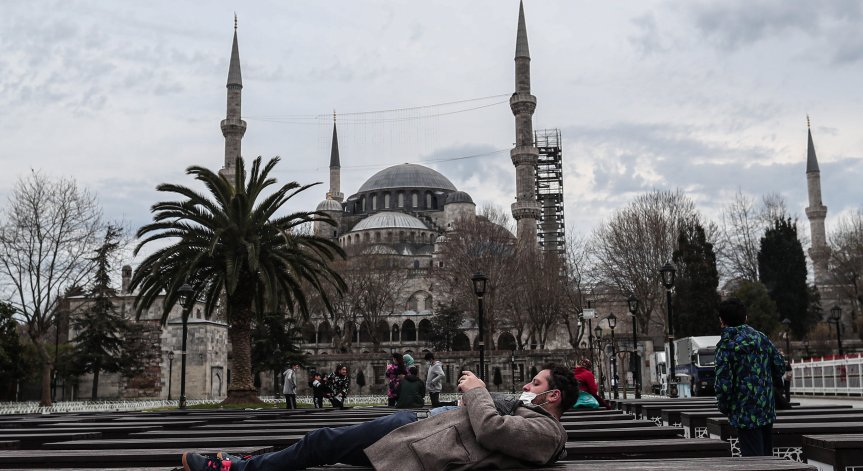 Турция налага по-строги Ковид мерки в следващите 2 седмици