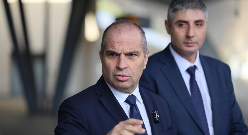 Еврото е не просто нова валута, а нов език на доверието към България, заяви министър Караджов