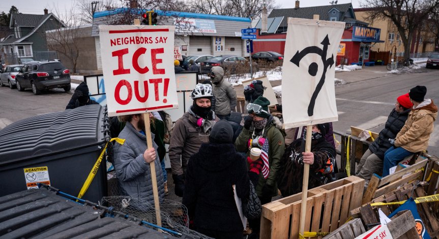 ICE са задържали хора в САЩ незаконно над 4400 пъти