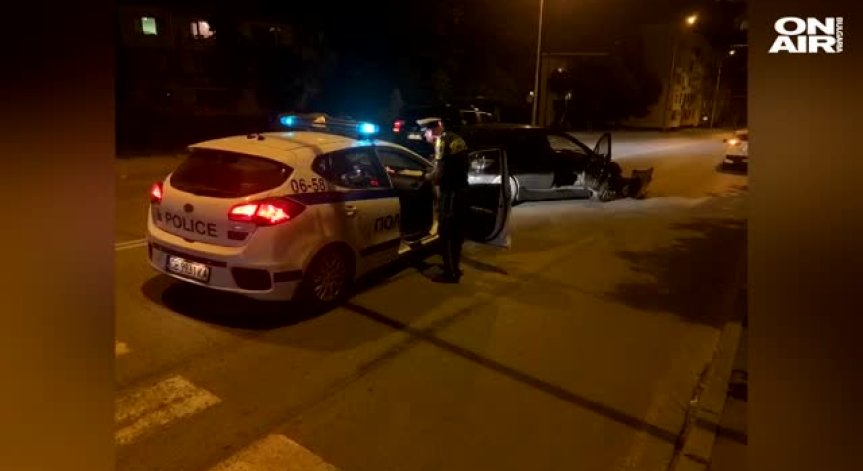 Неопитен шофьор блъсна 14-годишна във Враца, влачил я с колата си 10 минути