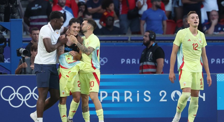 Решителните попадения за Испания бяха дело на Серхио Камейо.