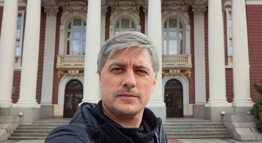 Владимир Карамазов се завръща на сцената на Народния театър