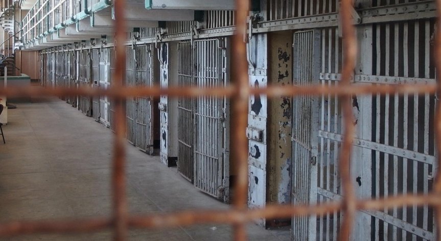 Осем години в затвора ще лежи мъжът, опитал да убие полицай в Сатовча