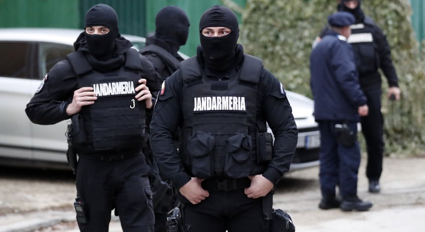 15-годишен ученик е убит от тийнейджър в гимназия в Сейнт Пол, намушкал го с нож 