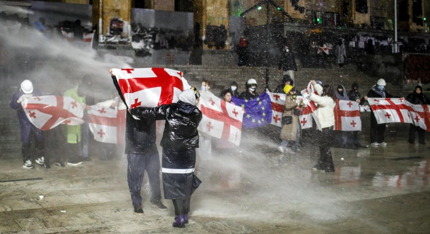 Протестите в Грузия отдавна излязоха извън контрол.