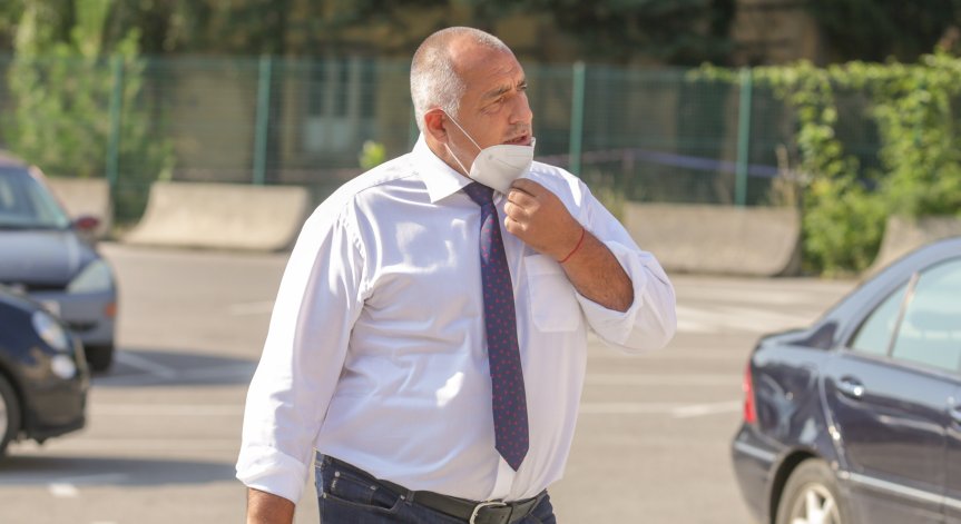 Борисов посрещна Нова година с внуците си: Вкъщи с тях е най-хубаво (+СНИМКА)