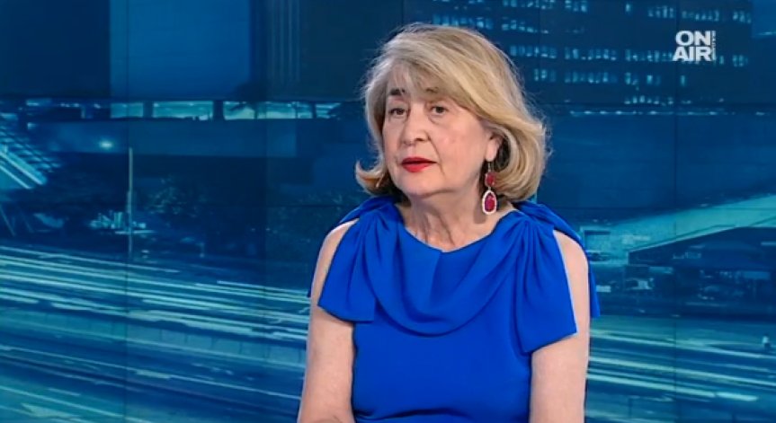 Защо реално Еманюел Макрон посети България?