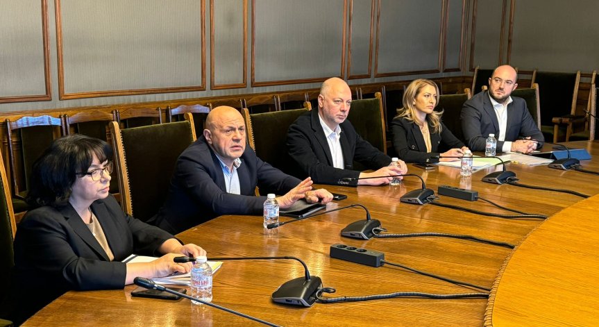 Те обсъдиха нуждата от редовно правителство с пълен мандат.