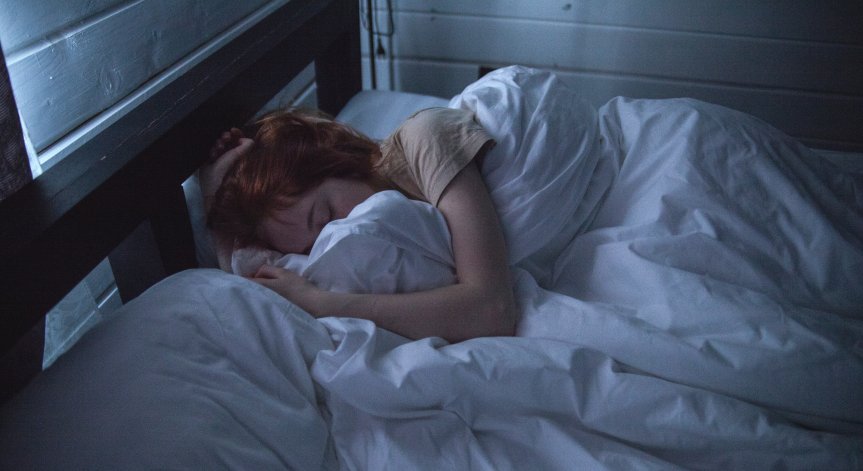 Нарушенията на съня увеличават болката ни - защо витамин D е толкова важен?