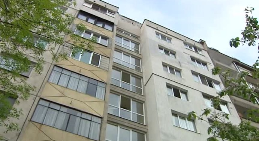 Семейство е напът да остане на улицата, ЧСИ продава дома им