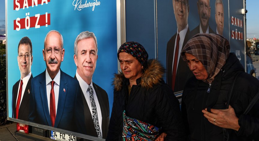 Секс тормоз и убийства: Туркините може да накажат партията на Ердоган