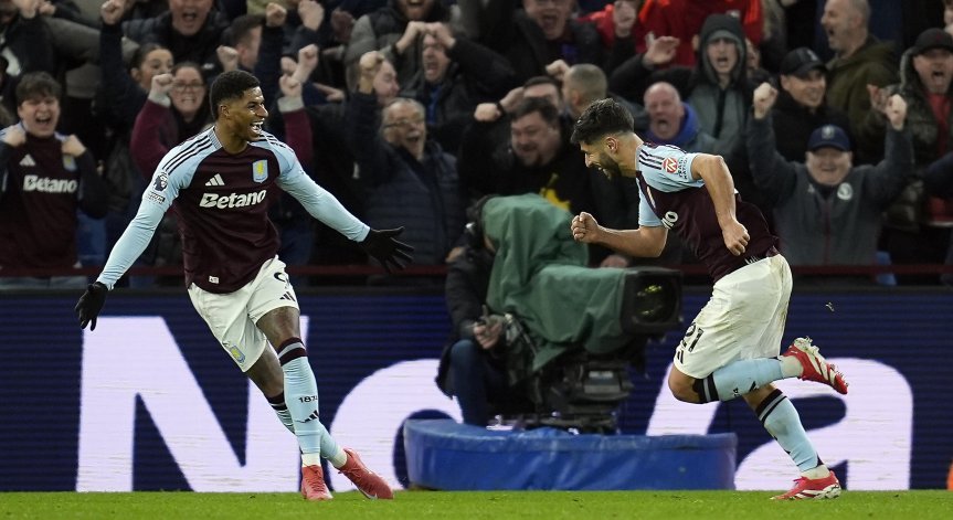 Двубоят се игра на стадион Вила Парк в Бирмингам.