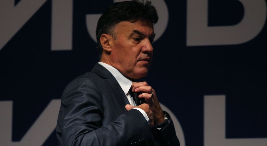 Клубове и фенове от цялата страна искат оставката на Михайлов