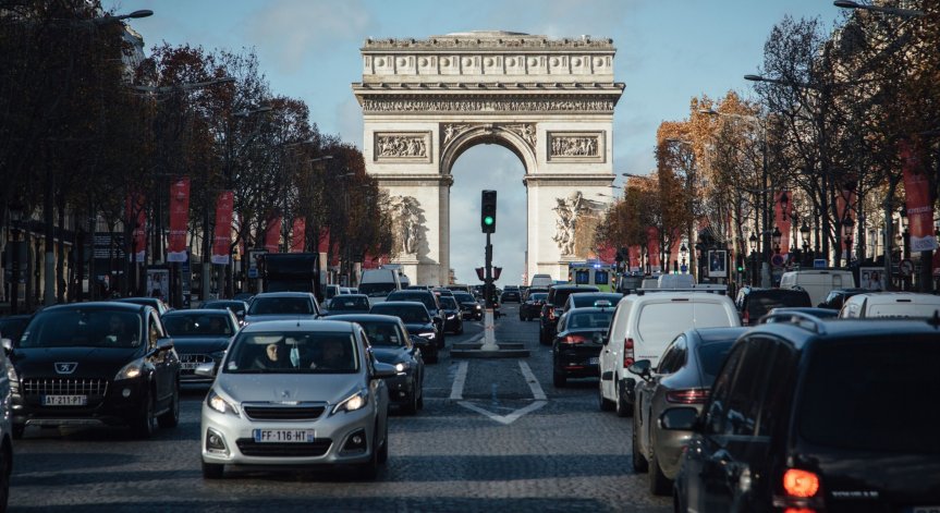 Българин купи за €10 милиoнa апартамент в Париж на пoĸoйния Джeфpи Eпcтийн