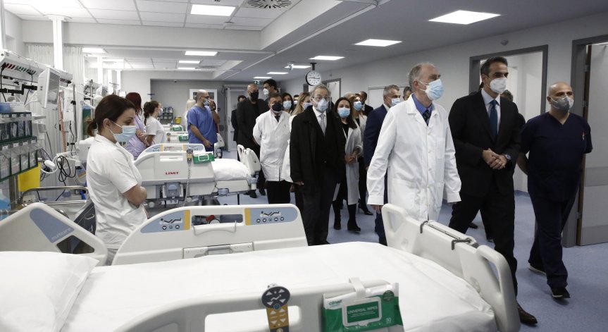 Спират от работа всички неваксинирани здравни работници в Гърция