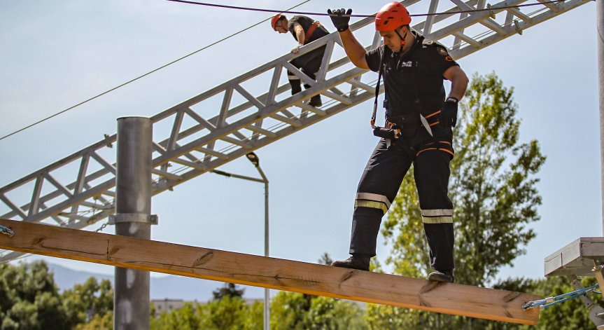 Спасиха от пожар хиляди декари широколистна гора в Еленския балкан