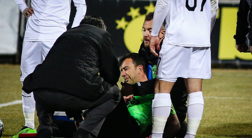 Георги Петков си глътнал езика три пъти на мача с ЦСКА, няма да играе поне 2 седмици